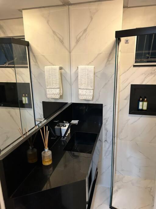 Uma Quadra Da Avenida Atlantica, Apto 3 Quartos, Area Da Av Brasil Apartamento
