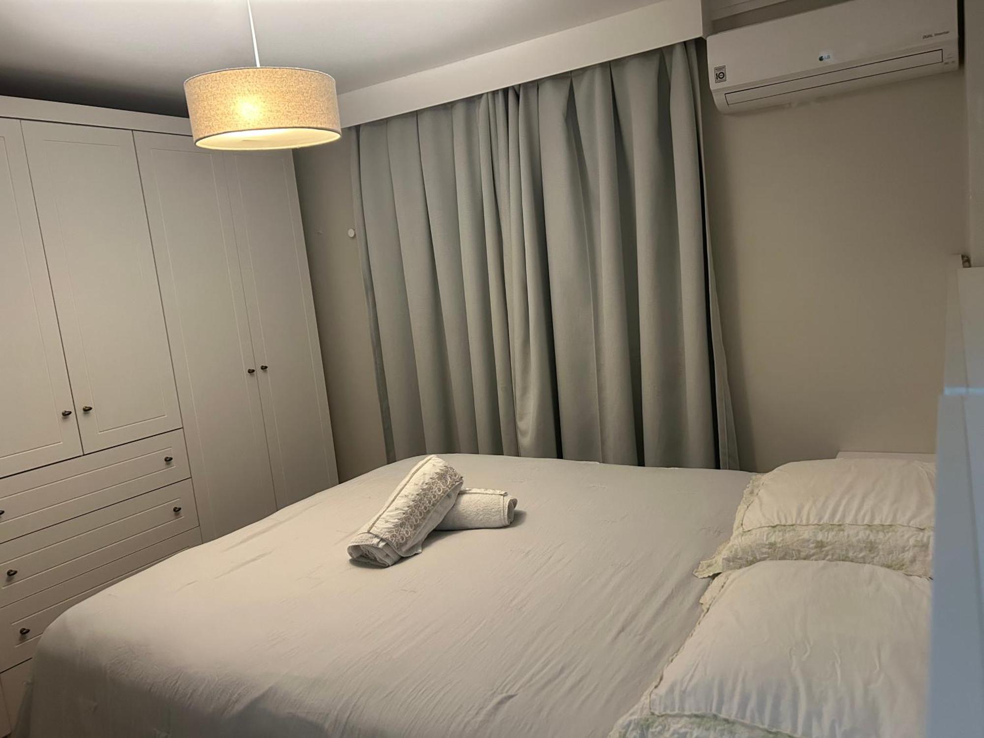Apartamento Uma Quadra Da Avenida Atlantica, Apto 3 Quartos, Area Da Av Brasil Balneario Camboriu
